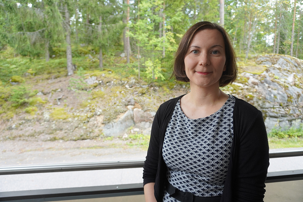 Marjo Rytkönen, jonka tehtäviin kuuluu työntekijöiden osaaminen ja sen kehittäminen